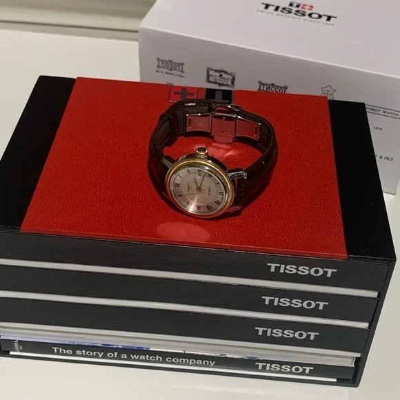 Tissot mechanical watch,like brand new. With all original  display picture 2